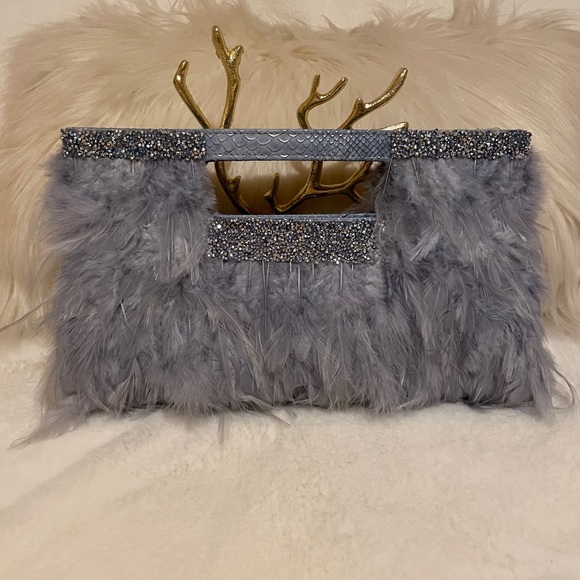 Feathered Sass-clutch - Picture 2 of 3